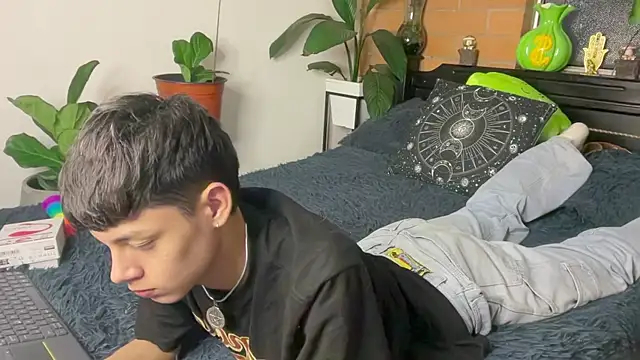 Andy_Belier23のライブXXXチャット