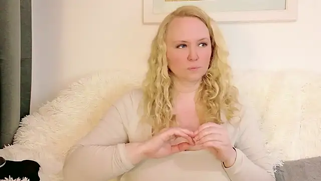 Sarah4you Adlı Modelin Canlı XXX Sohbeti