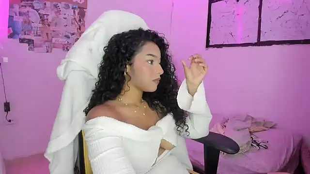 Czat XXX na żywo – emily_stars1