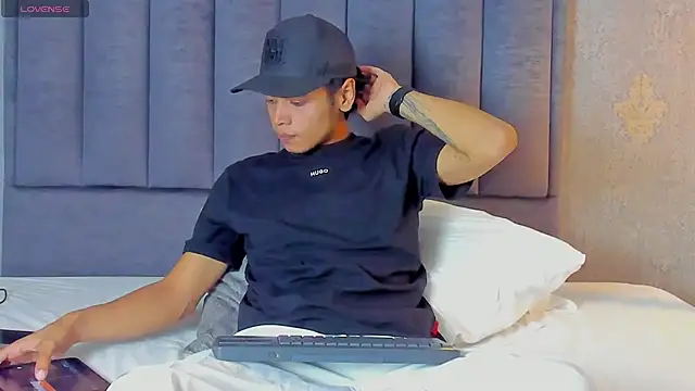 Alejandroo_Montenegro 现场XXX聊天