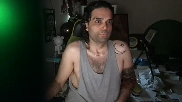 KungFuPanda001 élő XXX-chatje