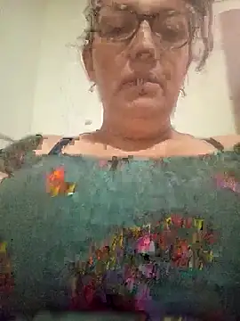 _Saraqueen Chat XXX live