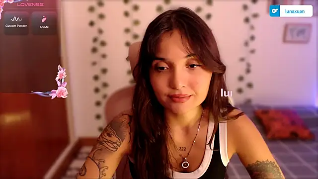LunaXuan Chat XXX in diretta