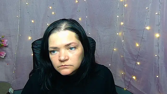 LauraFinn 现场XXX聊天