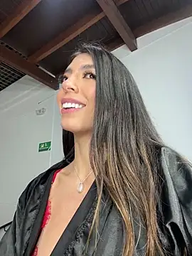 NINA_ROSEE397's Live XXX Chat