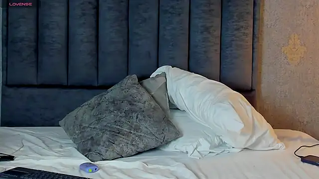 Alejandroo_Montenegro élő XXX-chatje