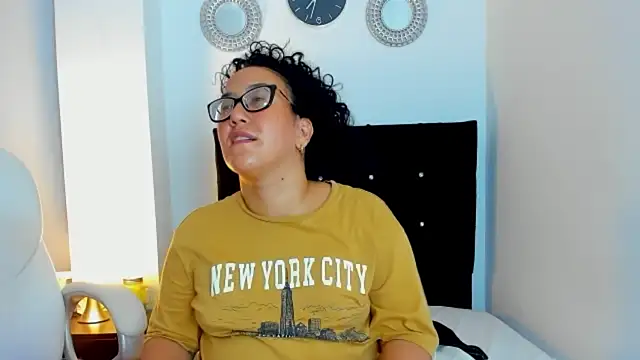 kathyajhonss Adlı Modelin Canlı XXX Sohbeti