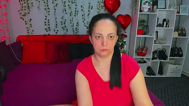 دردشة DarlingMilf الجنسية المباشرة