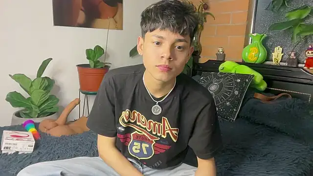 Czat XXX na żywo – Andy_Belier23