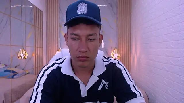 DominantBoy4 Webcam-Show