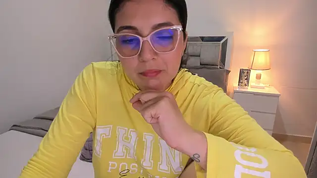 Онлайн чат XXX Camilaa_bueno