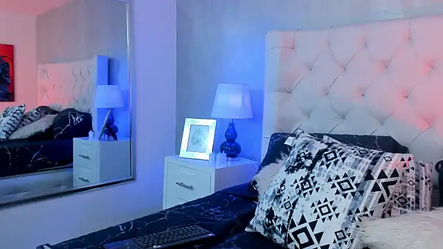 Ivi_jones_: απευθείας συνομιλία ΧΧΧ