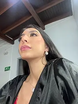 NINA_ROSEE397's Live XXX Chat