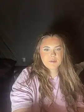 babyizzie 网络视讯表演