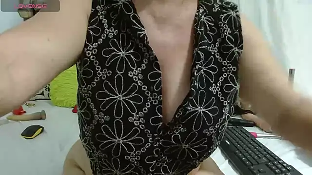 Chatroom XXX en direct de katysquirtdirty