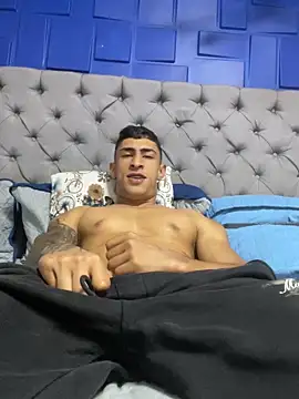 adrian_ray Live XXX Chat