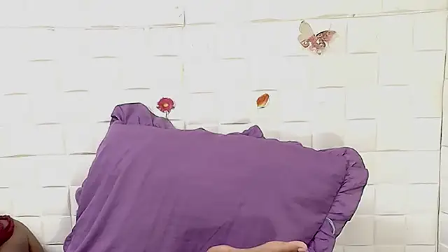 Chat +18 de EroticSexyPrada ao vivo