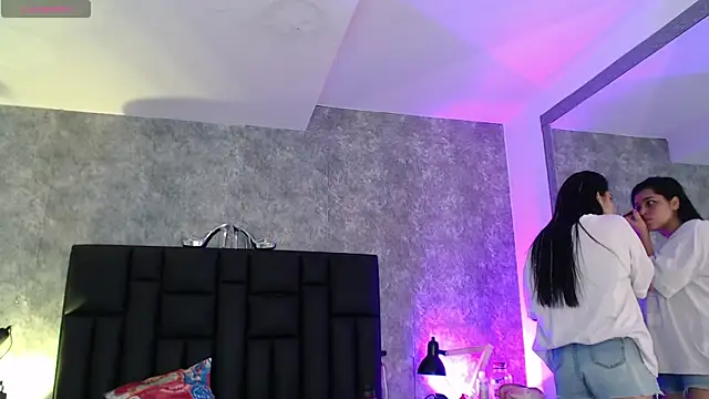 crystaldarliing's Live XXX Chat