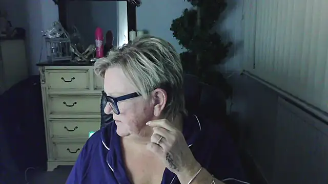 BridgetBlueEyes' Webcam Show