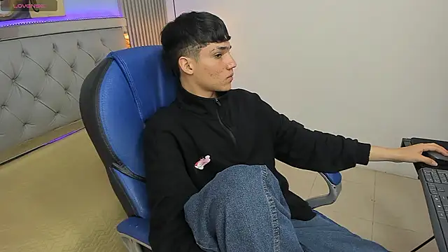 SamBlack_ Adlı Modelin Canlı XXX Sohbeti