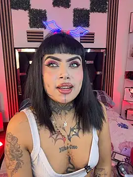 LauriInk1's Live XXX Chat