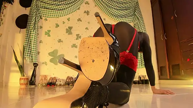 XXX chat uživo modela ArchieCollins