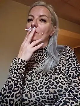 LadyTouch live XXX chat