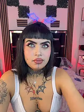 LauriInk1's Live XXX Chat