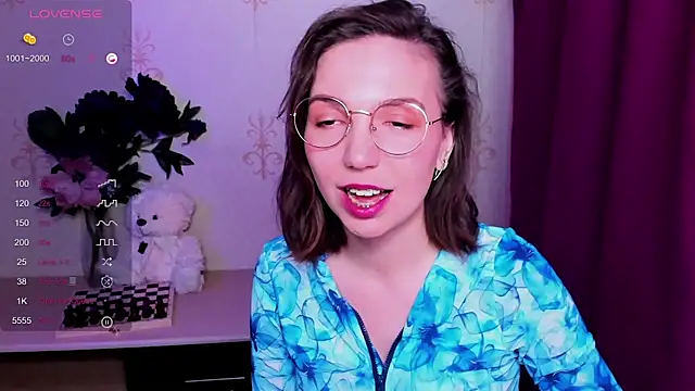 Živý XXX chat KindHazelHere_