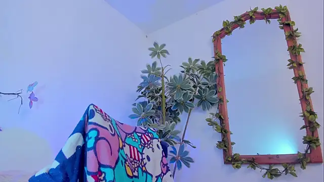 Chatroom XXX en direct de BonnieCute_