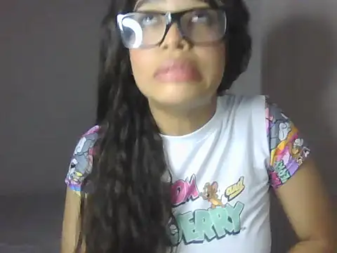 VictoriaSkinny's Live XXX Chat