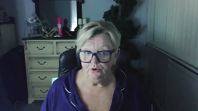 BridgetBlueEyes: вебкам-шоу