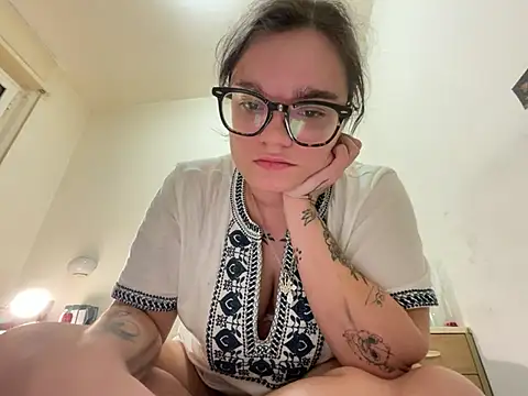 Kati2942 Webcam Show