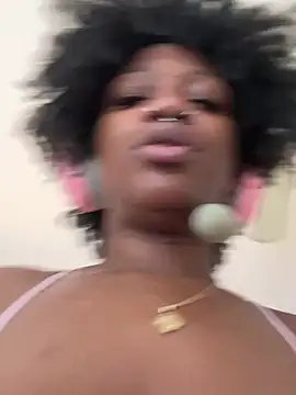 Chat +18 de mochamimi ao vivo