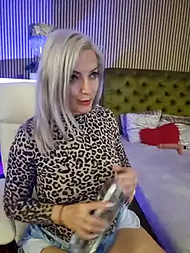 LadyTouch's Live XXX Chat