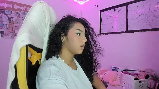 emily_stars1のライブXXXチャット