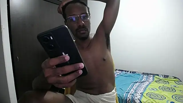 Chatroom XXX en direct de axel_rios_