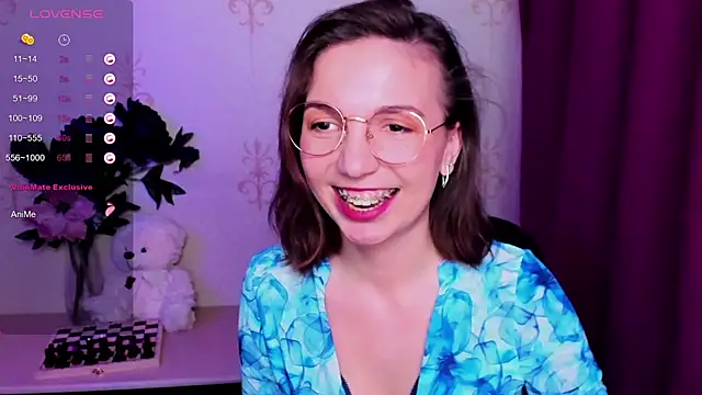 KindHazelHere_ Adlı Modelin Canlı XXX Sohbeti