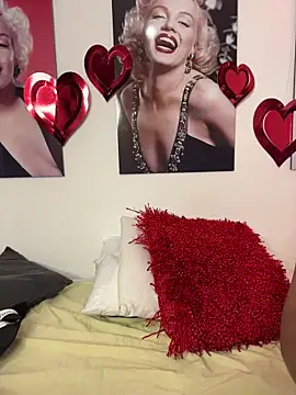 AmbarBlosom Adlı Modelin Canlı XXX Sohbeti