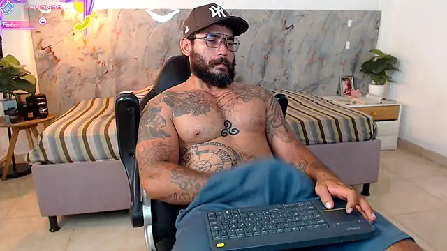 Chat XXX ao vivo de hanz_col