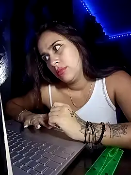 MariBelle1 Adlı Modelin Canlı XXX Sohbeti