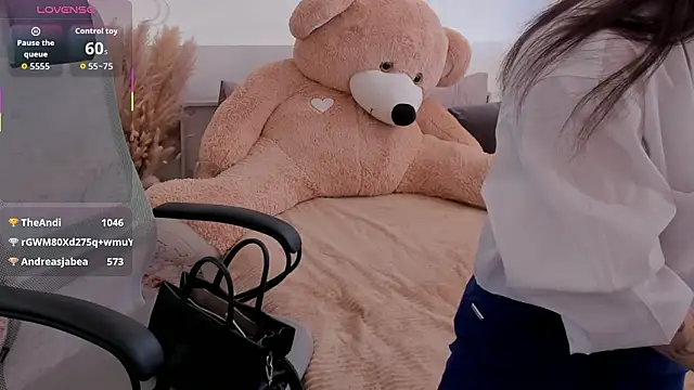 Chatroom XXX en direct de Elainebeness