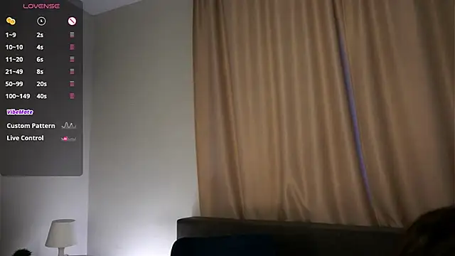 EffieHenri's Live XXX Chat