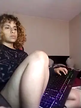 EmmaMelissa0521 Adlı Modelin Canlı XXX Sohbeti