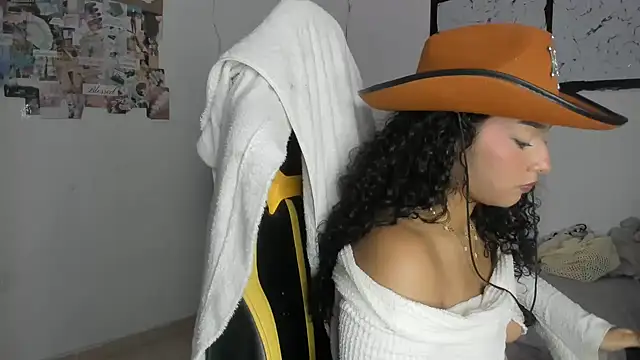 Chat XXX ao vivo de emily_stars1