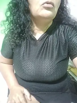 Amarantha25のライブXXXチャット