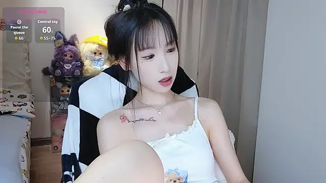 M-OTT_ Adlı Modelin Canlı XXX Sohbeti