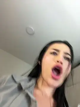 แชท XXX สดของ Emmily_19