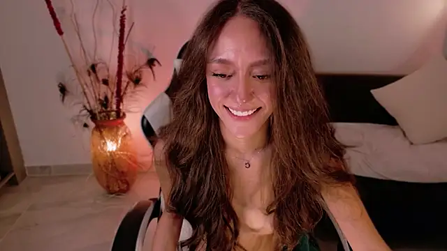 Chatroom XXX en direct de ChloeMoreti