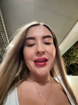 Chat +18 de Alexa_seexy1 ao vivo